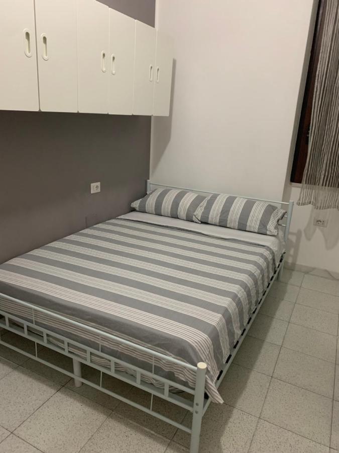 Bedroom Low Cost Di Elisa Куартуччу Экстерьер фото